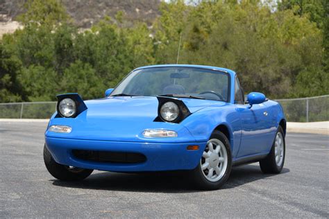 You NEED to Buy a Miata! [And This is the BEST One] – Ideal