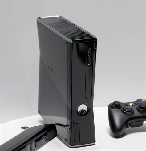 Co Optimus News E3 2010 Microsoft Reveals The Sleek New Xbox 360