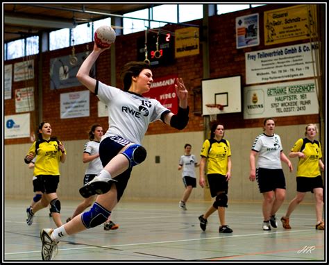 Handball bilder sport handball menschliche evolution eishockey leidenschaft sportlich leben plotten sonstiges. * Der Sprungwurf * Foto & Bild | sport, ballsport ...