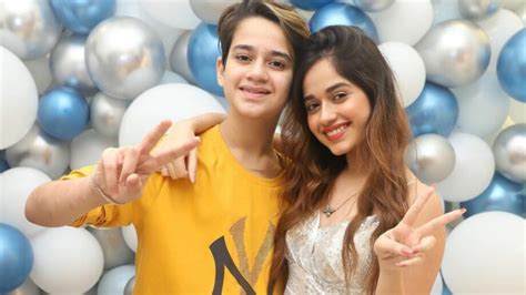 Know The Real Reason Behind Jannat Zubair S Brother Caught On Camera Sentimental And Heartbroken