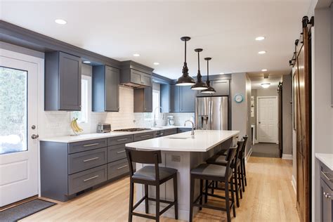 The kitchen layout is the shape that is made by the arrangement of the countertop, major appliances and storage areas. Ideal Kitchen Layout: What are Your Options and Which ...