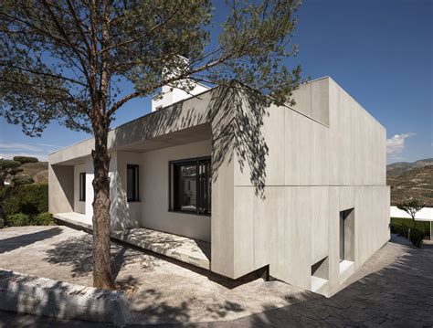Minimalist Contemporary House In Spain Homedezen