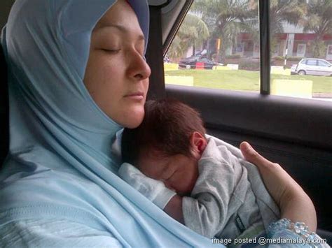 Ziela jalil tutup akses instagram kepada umum. trilibrium: GAMBAR ANAK ZIELA JALIL YANG COMEL