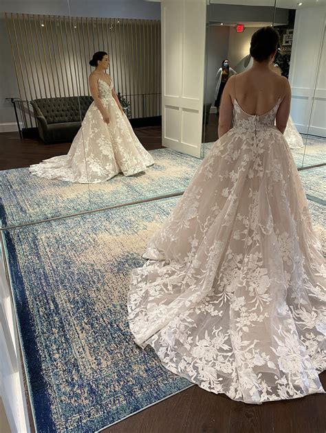 Monique Lhuillier Maeve Fall 2019 Used Wedding Dress Save 35