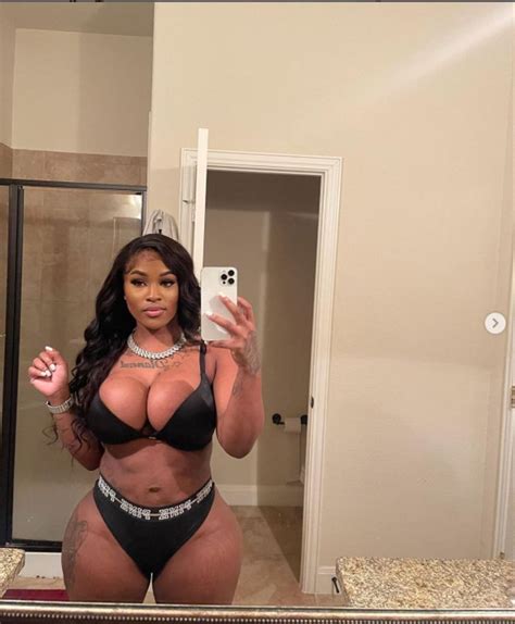 Ig Model Dime Racks Hospitalized After Sea Organisms And Tuberculosis Found In Her Butt Fat