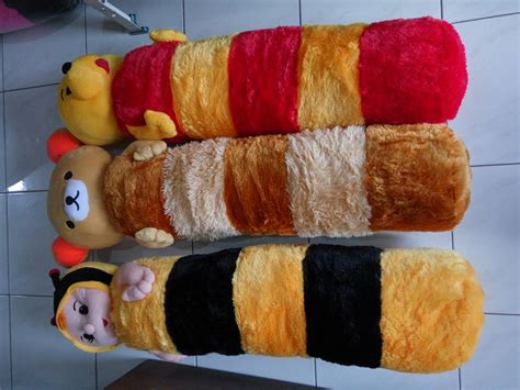 Jual bantal snack yg sedang trend dan booming saat ini, bantal berbentuk kemasan makanan ringan. Jual Boneka Murah Surabaya: Boneka Guling Karakter Lembut Lucu