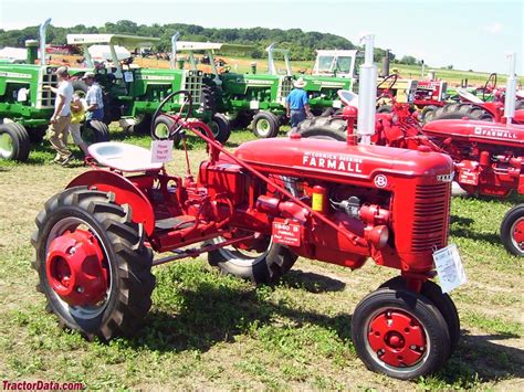 Farmall B Tractor Photos Information