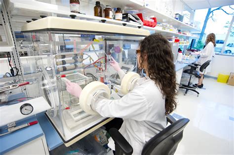 The company provides vaccines for bacterial and viral diseases, including pertussis, diphtheria. Sanofi Pasteur produceert beter griepvaccin - Made in