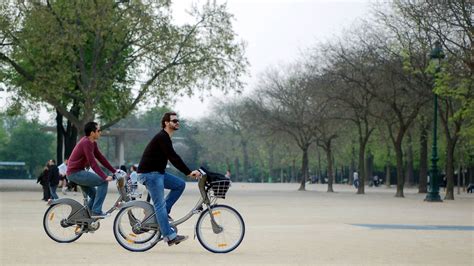5 Routes To Discover Paris By Bike Things To Do Time Out Paris