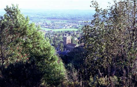 #haus in cotswold #england #landschaftsbilder. Blick vom Hügel auf Great Malvern - Landschaftsfotos.eu