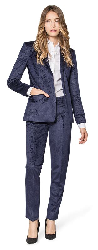 The Guide To Business Formal Wear For Women Pantsuit Pant Suits For