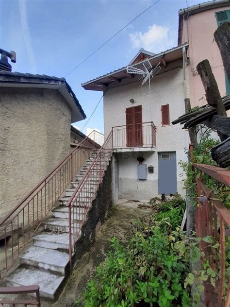 Casa Indipendente In Vendita In Via Torquato Tasso Lumarzo — Idealista
