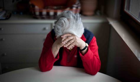 12 Signs That Someone Is Near The End Of Their Life