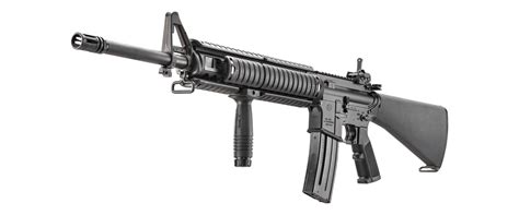 The rifle received high marks for its light weight, its accuracy, and the volume of fire. FN 15® Military Collector M16 | FN®