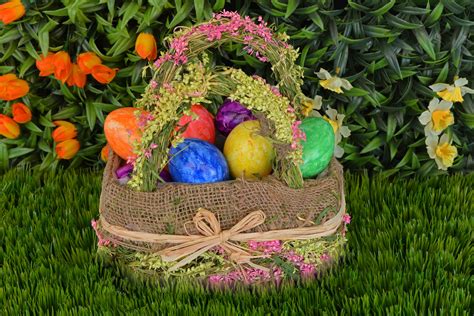 Easter Eggs Basket Easter Wallpaper Hd Holidays 4k Wallpapers