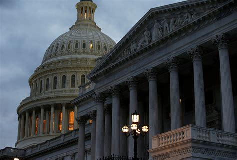 美國聯邦參議員達克沃絲（ladda tammy duckworth）（輪椅者）、聯邦參議員暨參議院軍事委員會成員蘇利文（daniel scott sullivan）（前左2）、聯邦參議員暨參議院外交委員會成員昆斯（christopher andrew coons）（. 支持台灣參與國際會議!美國參議員「跨黨派」提案：加強盟友地位 | ETtoday國際 | ETtoday新聞雲