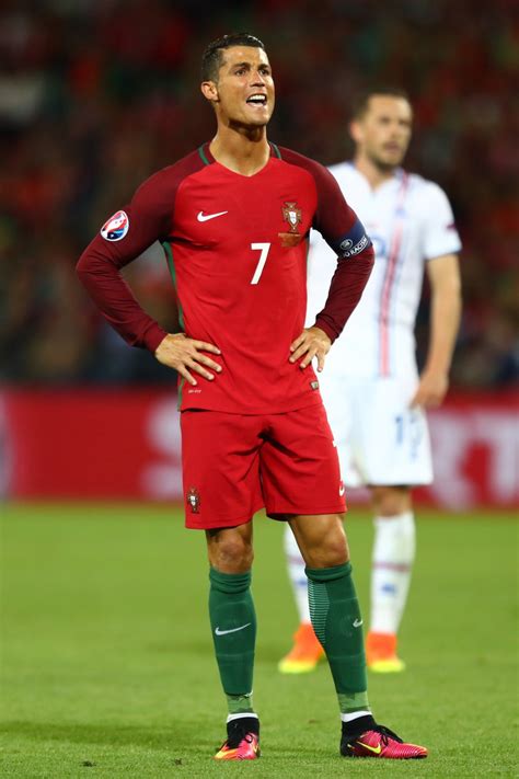 This privacy policy addresses the collection and use of personal information cristiano ronaldo‏подлинная учетная запись @cristiano 5 июн. Das sind die 10 größten Geheimnisse über Cristiano Ronaldo!
