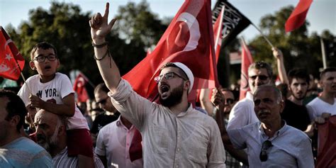 Turquie des milliers de partisans d Erdogan réunis à Istanbul