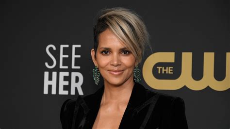 Halle Berry Posted A Beautiful Naked Photo Reactions Marie Claire