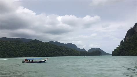 At pulau dayang bunting you will be able to see the structure of the island which looks like a laying pregnant lady.in lake of the pregnant maiden is where you can immerse yourself in fresh warm currently, an entrance ticket to dayang bunting island (pulau dayang bunting) costs usd 21.80. Pulau Dayang Bunting, Langkawi - YouTube