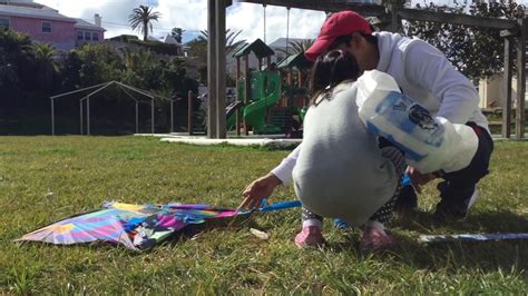 Kite Flying In Bermuda Youtube