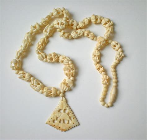 Vintage 1970s Carved Elephant Ivory Necklace
