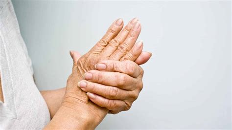 Formigamento nas mãos o que pode ser Veja 24 causas principais