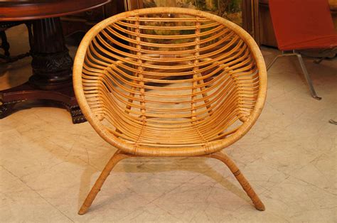 Common bamboo chairs include dining chairs, bachelor chairs, armchairs and nursing chairs. Round Bamboo Chair image 2