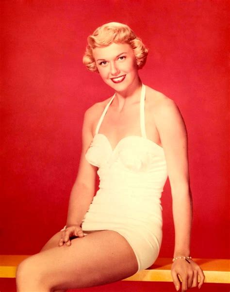 15 Classic Beauties Who Knew To Rock A Swimsuit In The 1950s Vintage News Daily
