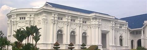 Its collection features photographs and artifacts related to the johor royal family. Sultan Abu Bakar Royal Palace Museum , Johor-bahru | Halal ...