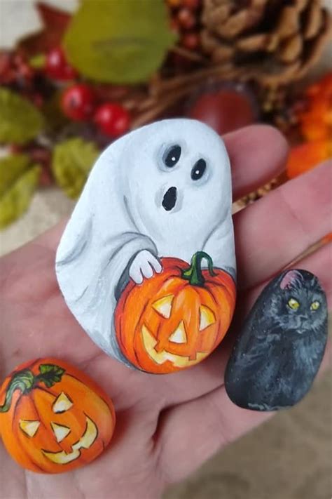 30  Best Halloween Painted Rocks For Inspiration - Crazy Laura