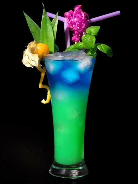 Green Izak Blue Curacao Pineapple Juice Vodka Fancy Drinks Cocktail Drinks Cocktails