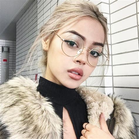 See This Instagram Photo By Lilymaymac • 180 3k Likes Cute Glasses Girls With Glasses Glasses