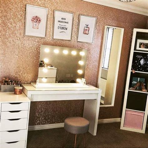 Rose gold couldn't be more popular. Rose Gold Crushed Velvet Effect Metallic Wallpaper ...