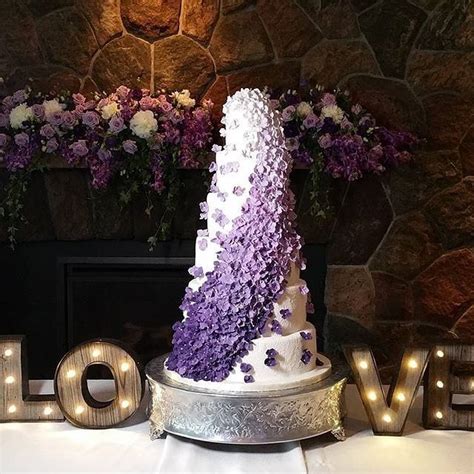 Falling In Love With This Delicious Patriciascakecreations Wedding