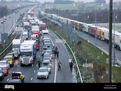 Traffic Jam M20 Motorway Kent Fotos Und Bildmaterial In Hoher Auflösung Alamy