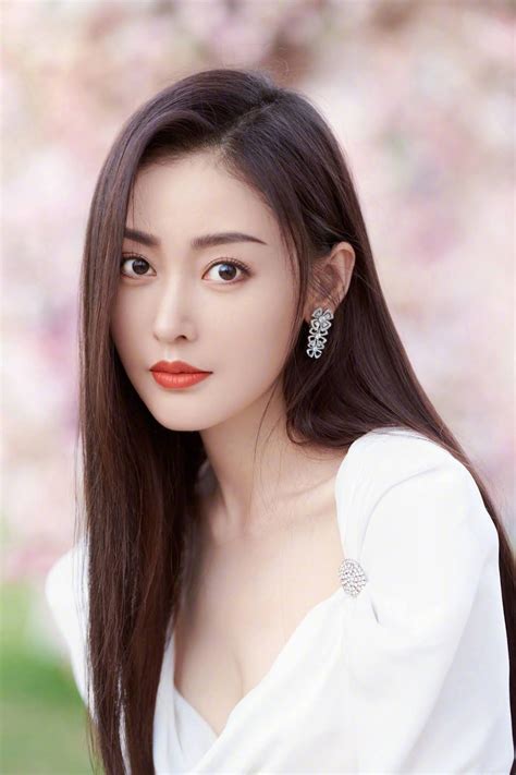 China Entertainment News Zhang Tianai Poses For Photo Shoot In 2021