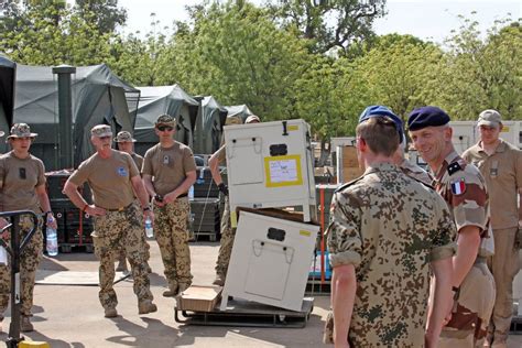 Die am schwersten verwundeten werden derzeit über das nachbarland niger nach deutschland ausgeflogen. Bundestag verlängert Einsätze der Bundeswehr in Mali und ...
