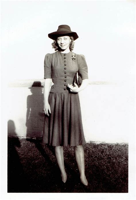 What Did Women Wear In The 1940s Here Are 40 Vintage Snapshots Show Everyday 1940s Womens