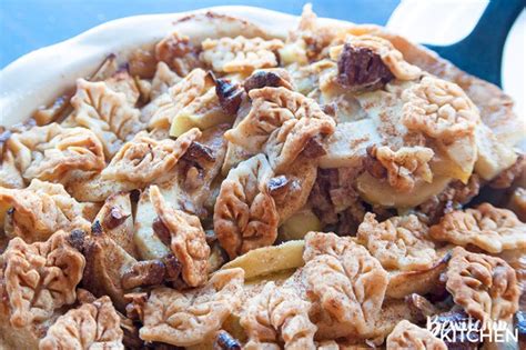 Apple Praline Pie The Bewitchin Kitchen