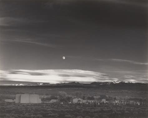 Moonrise Over Hernandez Levoluzione Delliconica Immagine Di Ansel Adams