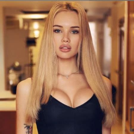 Know The Relationship Status Of Russian Instagram Model Olya Abramovich And Her Net Worth