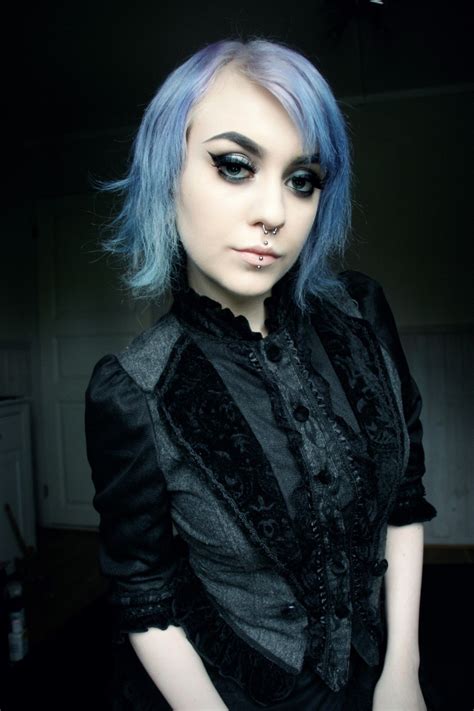Darque And Lovely No One Knows I M Here Cool Hairstyles Gothic Beauty Blue Hair