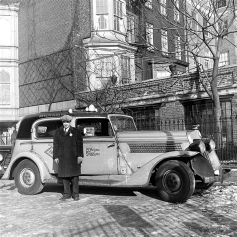 New York Taxis The Golden Age Gotham Cabs And Cabbies Of The 1940s