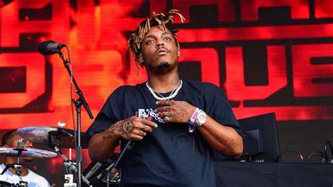 Rapper Juice Wrld Dead After Suffering Medical Emergency At Chicagos