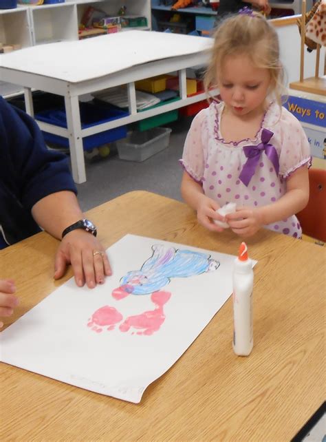 Preschool Montgomery Foot Painting