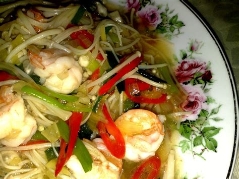 Resepi enoki wantan goreng ini memang sesuai untuk anda! FAMILY JANNATI: UDANG GORENG BERSAMA CENDAWAN ENOKI