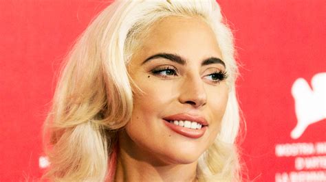 Discovernet Lady Gagas History With Fibromyalgia Explained