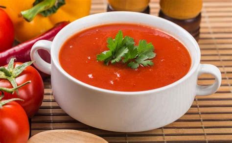 Sopa de tomate Receta fácil y rápida DivinoPaladar