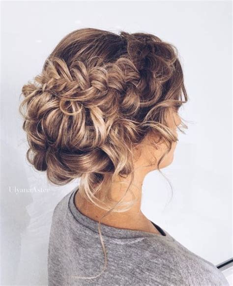29 Charming Brides Wedding Hairstyles For Naturally Curly
